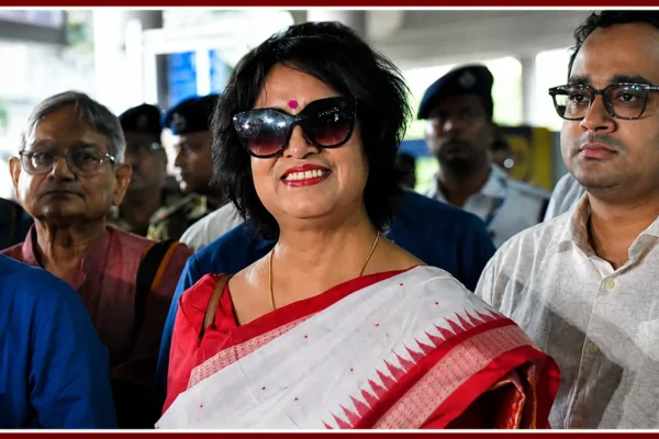দীর্ঘ দুই দশকের অপেক্ষার অবসান, অবশেষে কলকাতায় ফিরলেন সাহিত্যিক তসলিমা নাসরিন